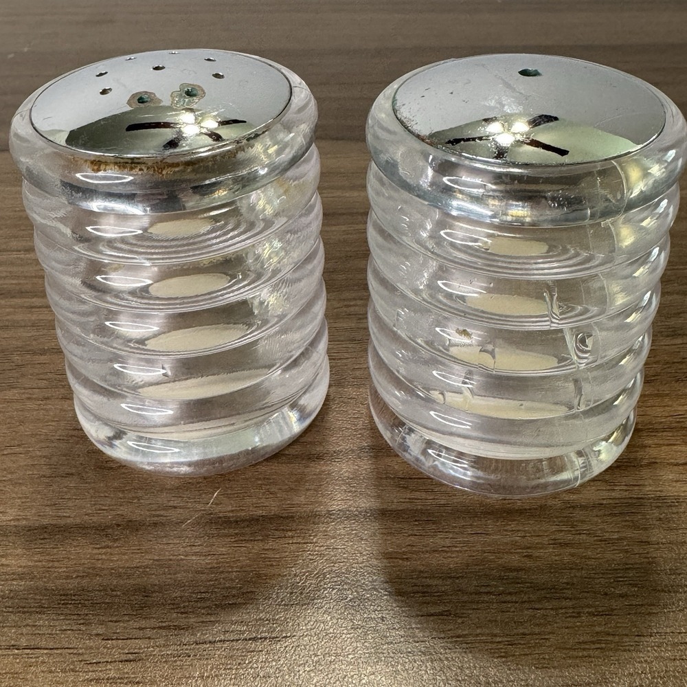 Vintage Cole And Mason England Ribbed Lucite Salt‎ & Pepper Shaker Set 2.75"